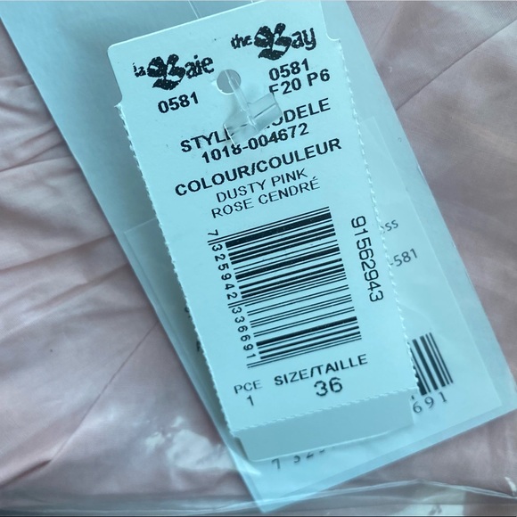 BOGO 50% OFF NWT NA-KD PUFF SLEEVE MINI DRESS - Picture 3 of 8